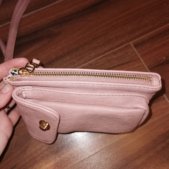 Pink purse - Picture 3 of 5